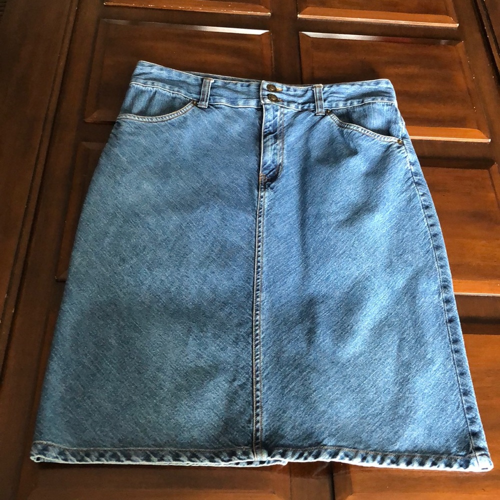 Women’s size 10 Petite shaver Lake jean skirt
